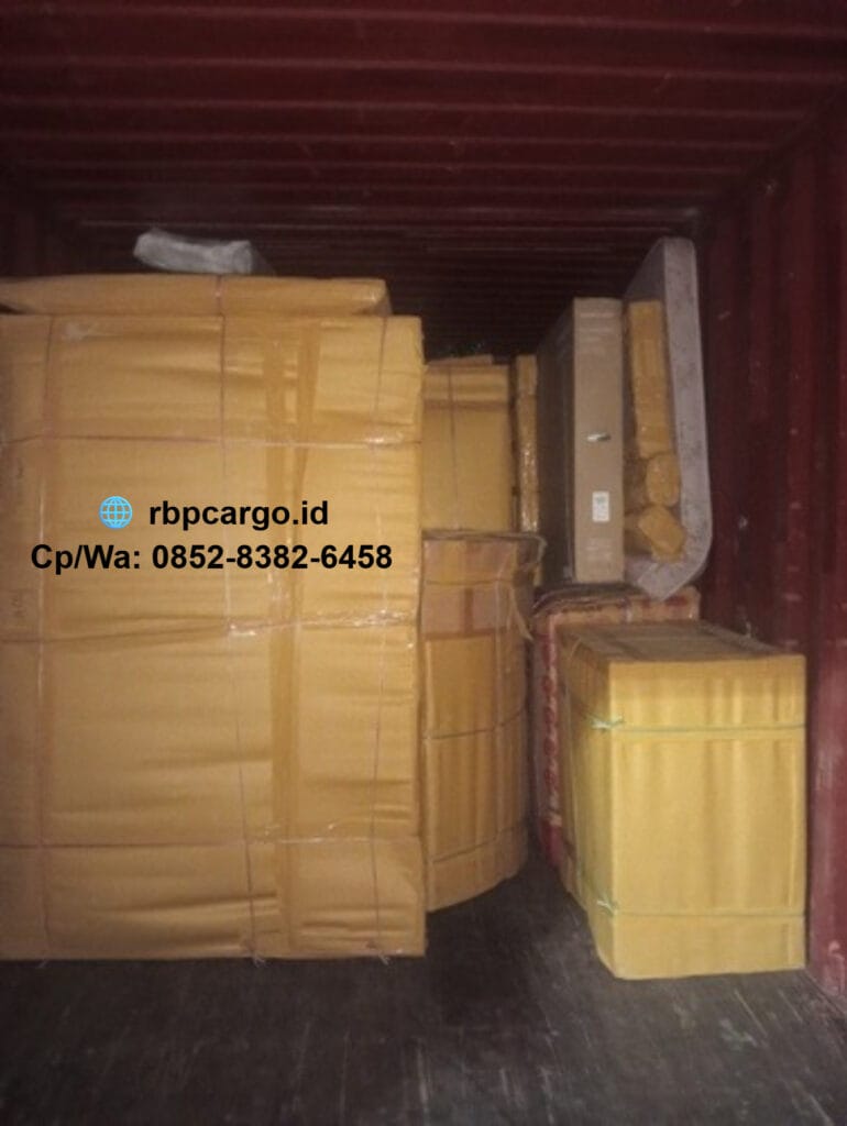 Import Tekstil & Sparepart – Layanan Khusus untuk Produk Tekstil, Kain, dan Komponen Mesin